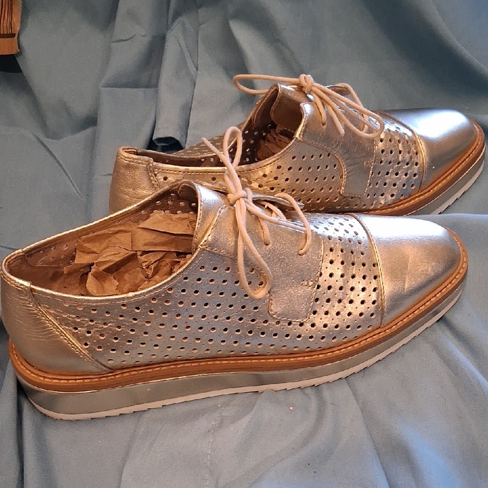 Nine West Silver Perforated Flats